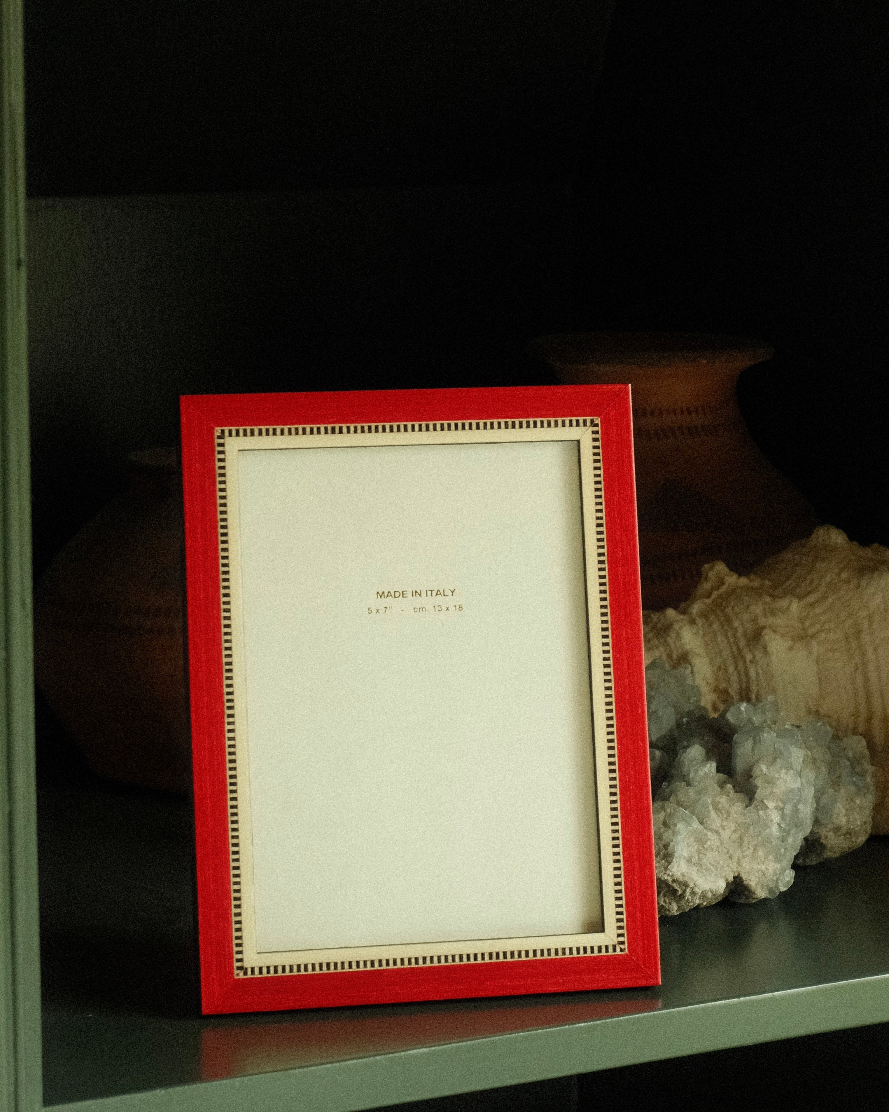 Hand-Inlaid Wooden Frame Ines | Ruby Red | Medium
