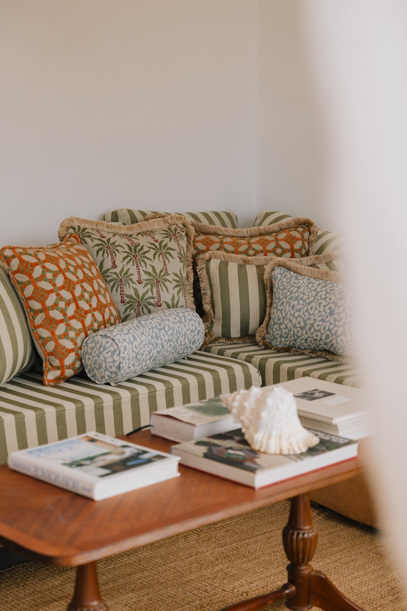 A Simple Guide to Ordering Bespoke Sofa Cushions at Palais