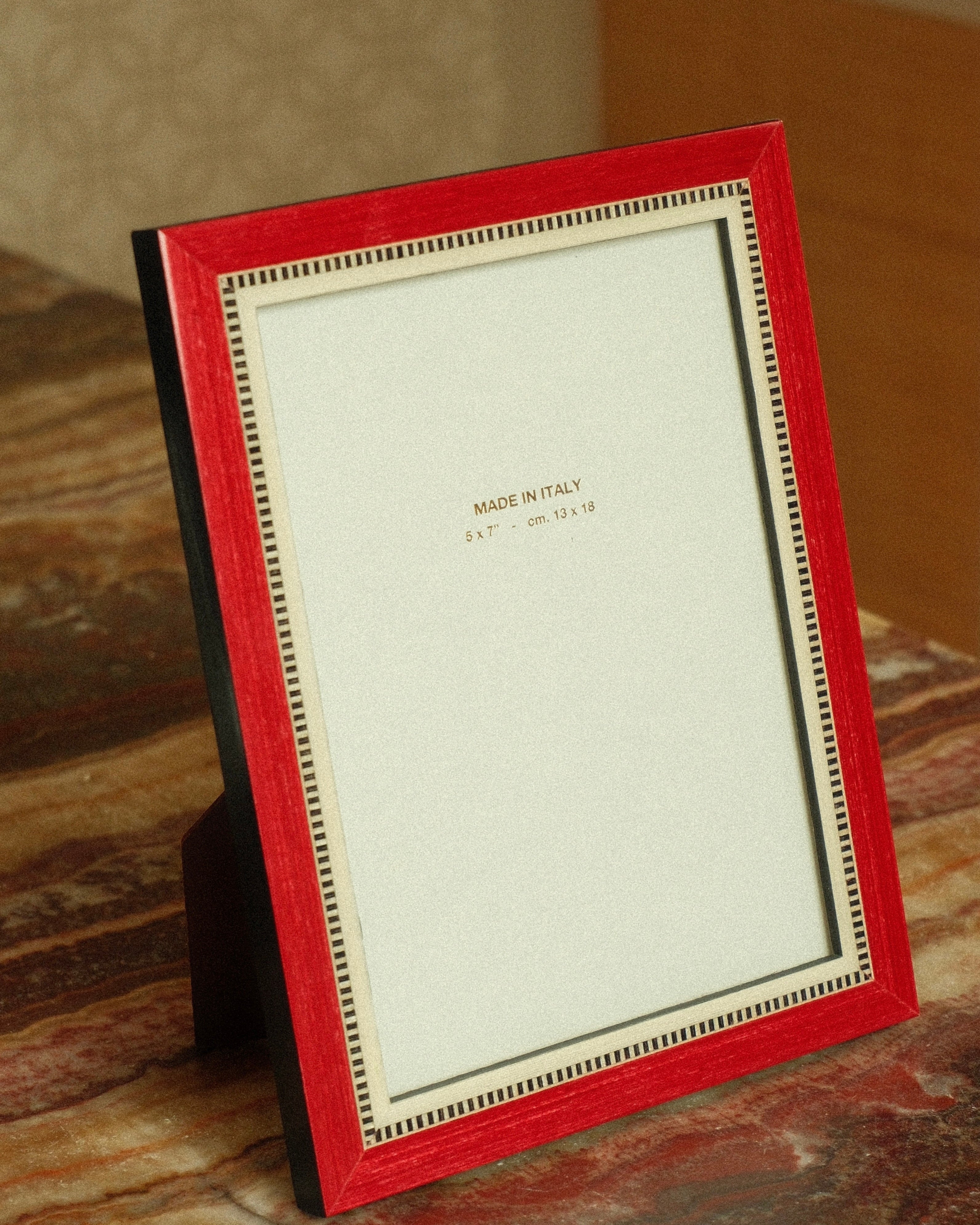 Hand-Inlaid Wooden Frame Ines | Ruby Red | Medium