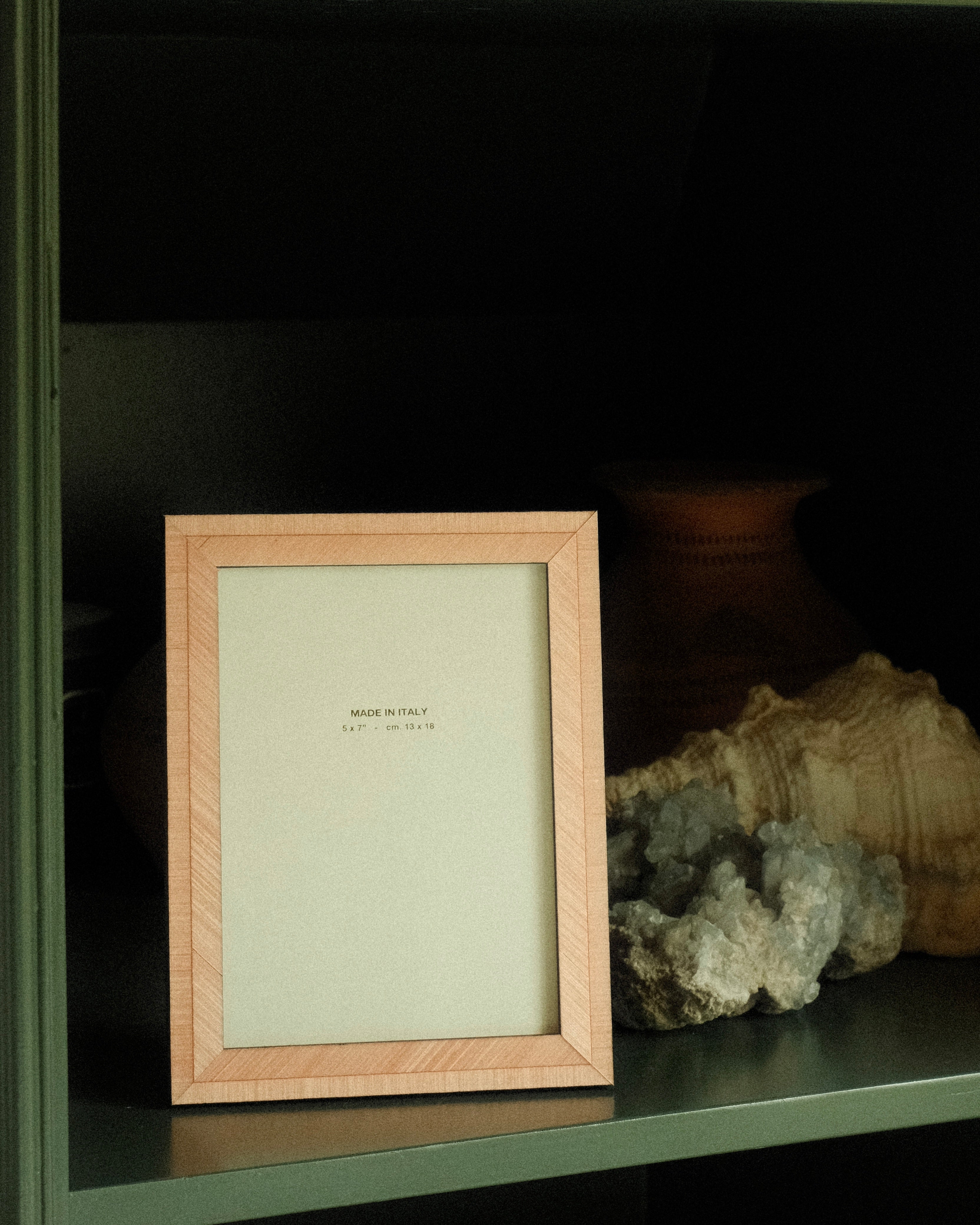 Hand-Inlaid Wooden Frame Gia | Pale Pink | Medium