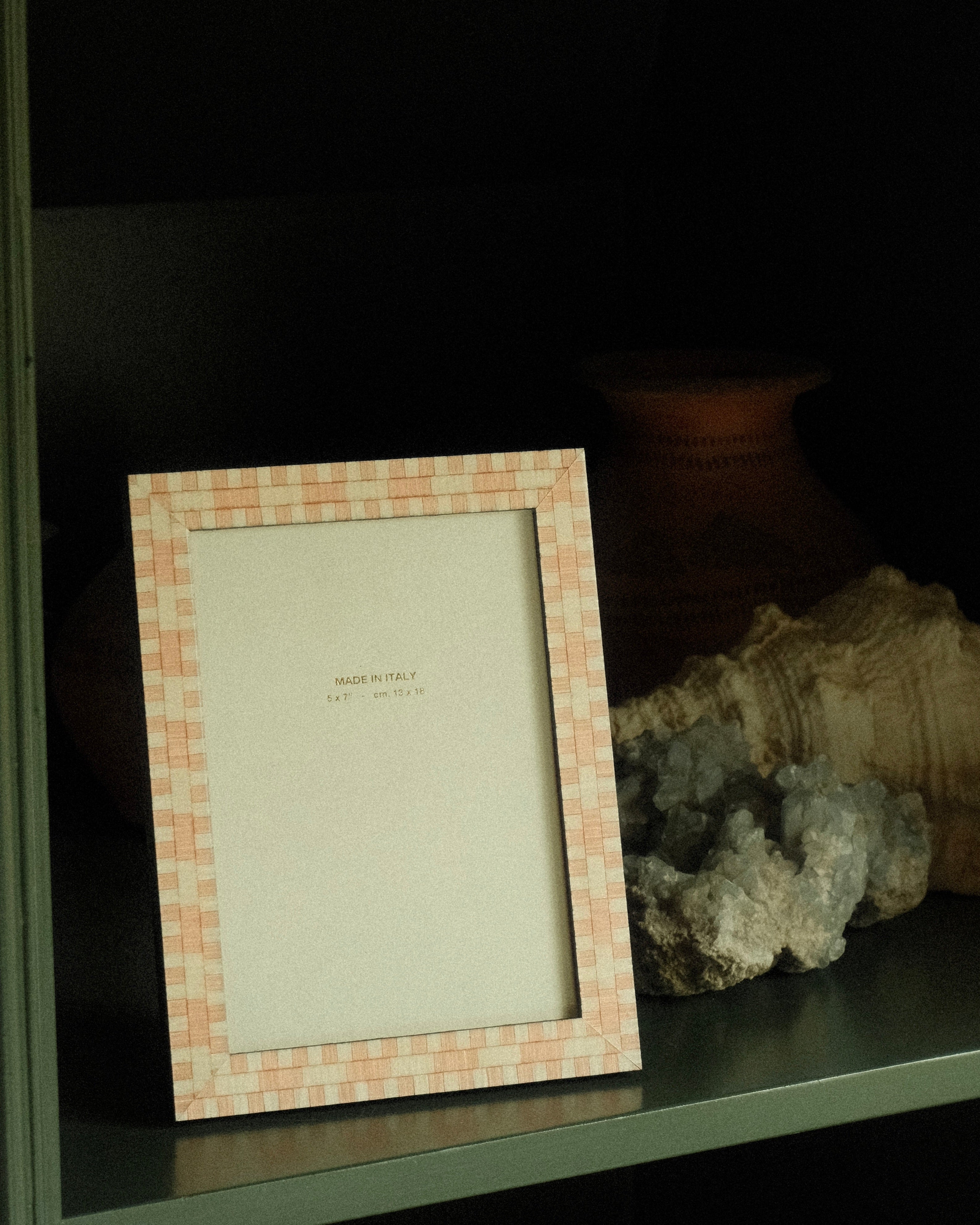 Hand-Inlaid Wooden Frame Suki | Pale Pink | Medium