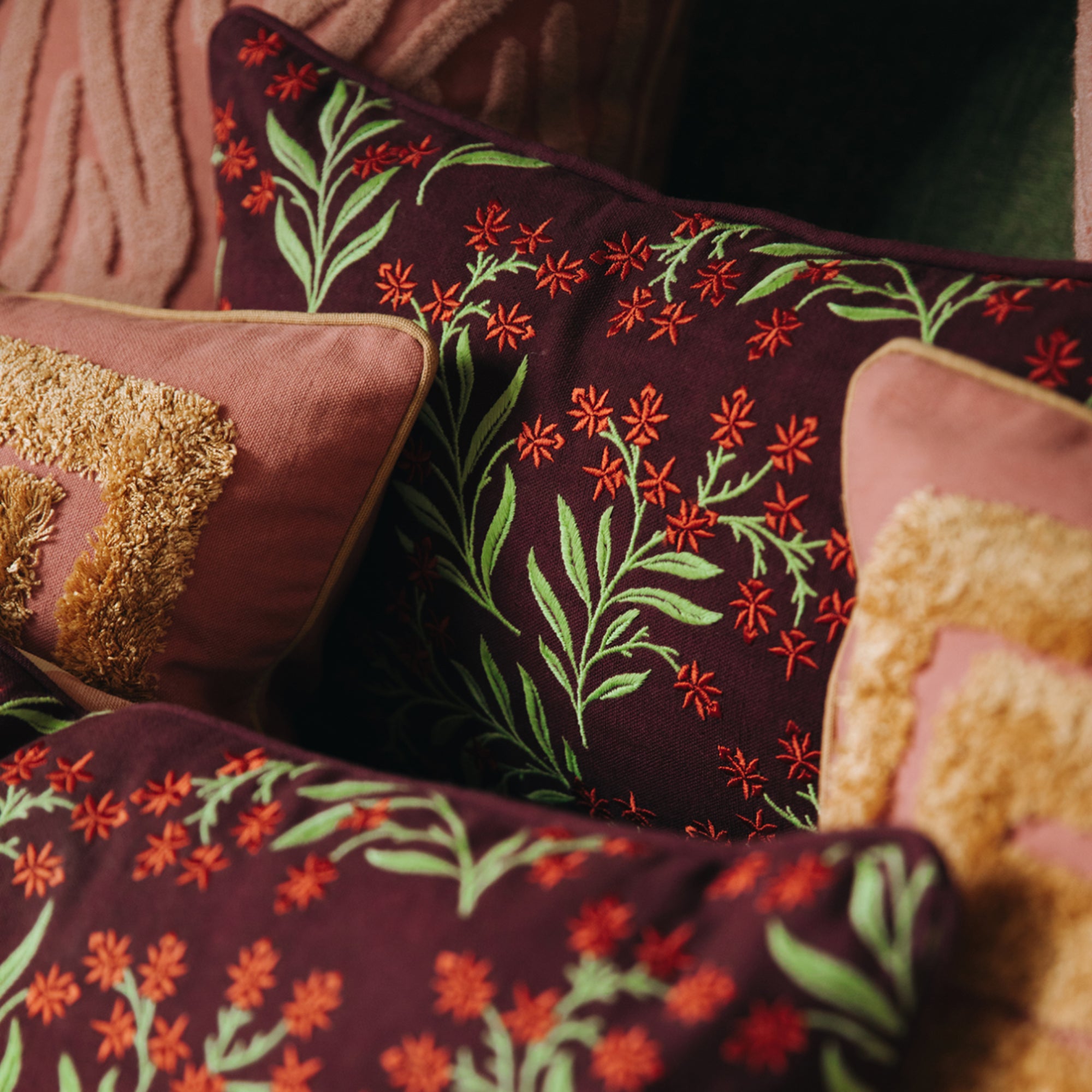 Cushion set Burgundy & Rose