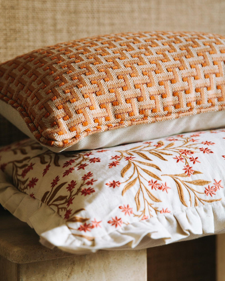 Cushion Audrey Coral & Ecru