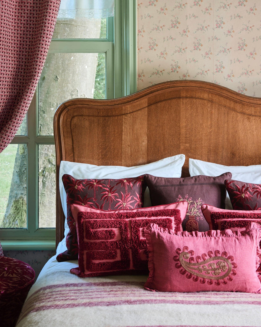 Cushion Laura Chocolate & Coral