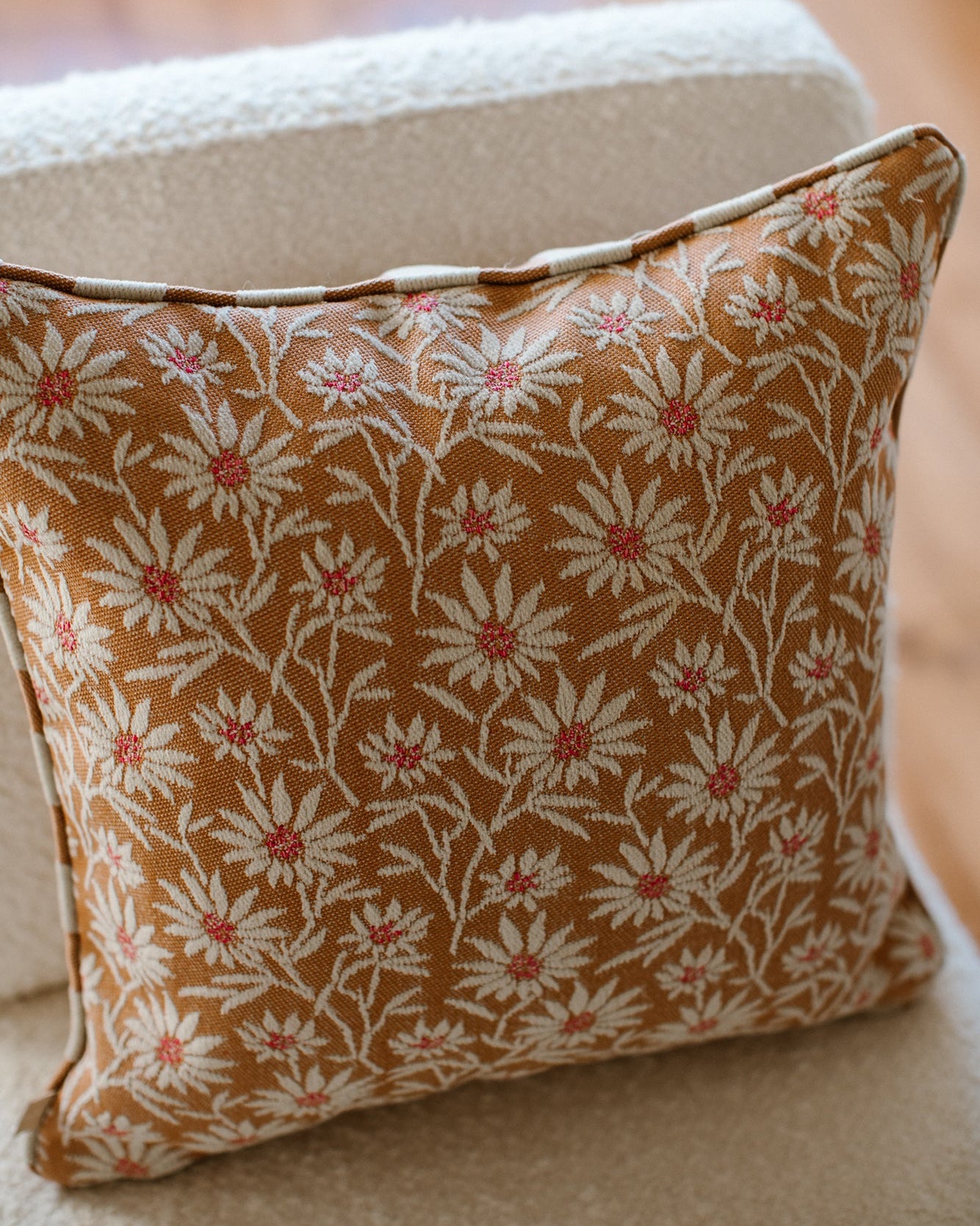 Double sided cushion Jackie Caramel & Ecru x Mako Caramel & Ecru