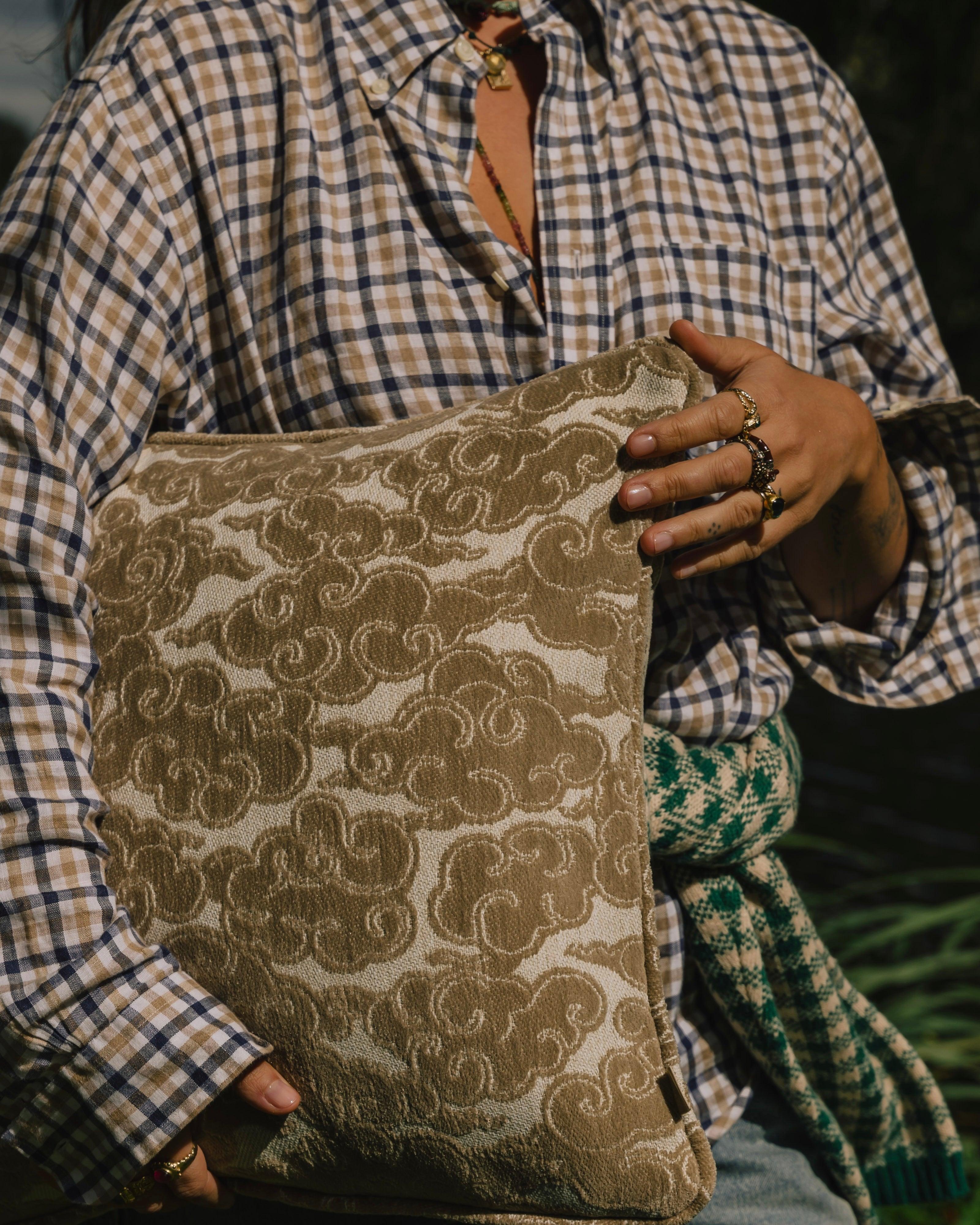 Double sided cushion Yin Sand & Ecru x Lauren Sand & Ecru