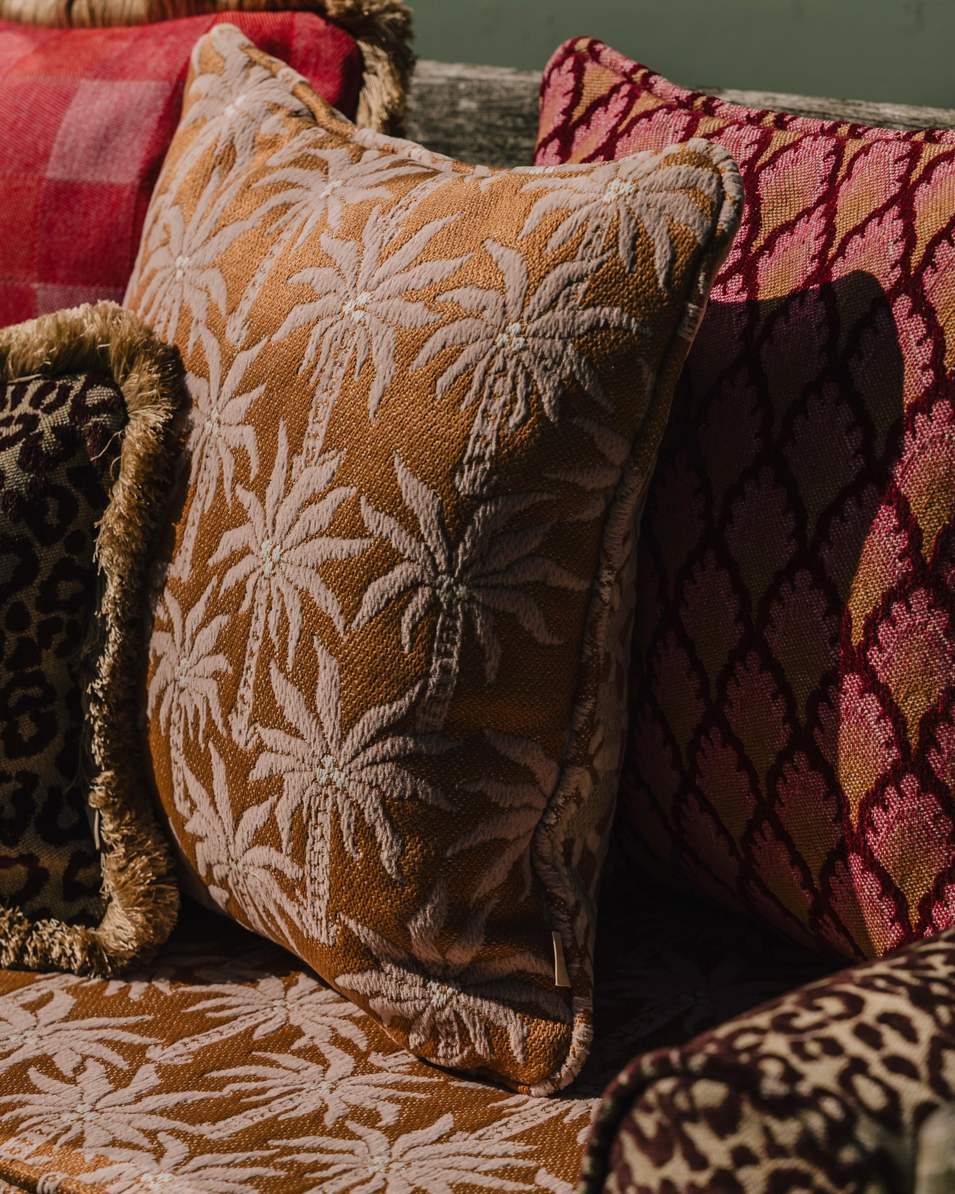 Cushion Jessica Bordeaux & Pink